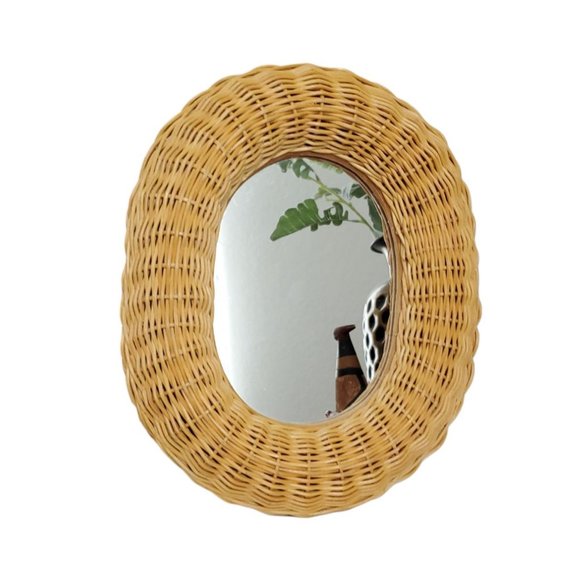 Vintage Accents Vtg Wicker Rattan Oval Mirror Wall Decor Accent